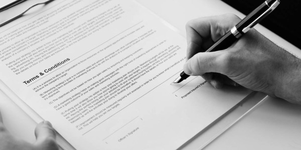Derecho Mercantil / Abogados Mercantilistas Alagón · Cumplimiento Normativo en Sector de Telecomunicaciones